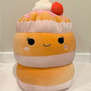 🥞SAWTELLE🍓 the Strawberry Pancake Squishmallow